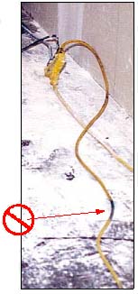  Image of damanged extension cord