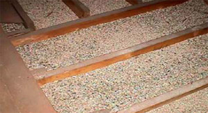 Vermiculite insulation between attic joists