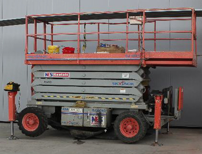 This is a picture of a scissor lift that would have been more appropriate for the job